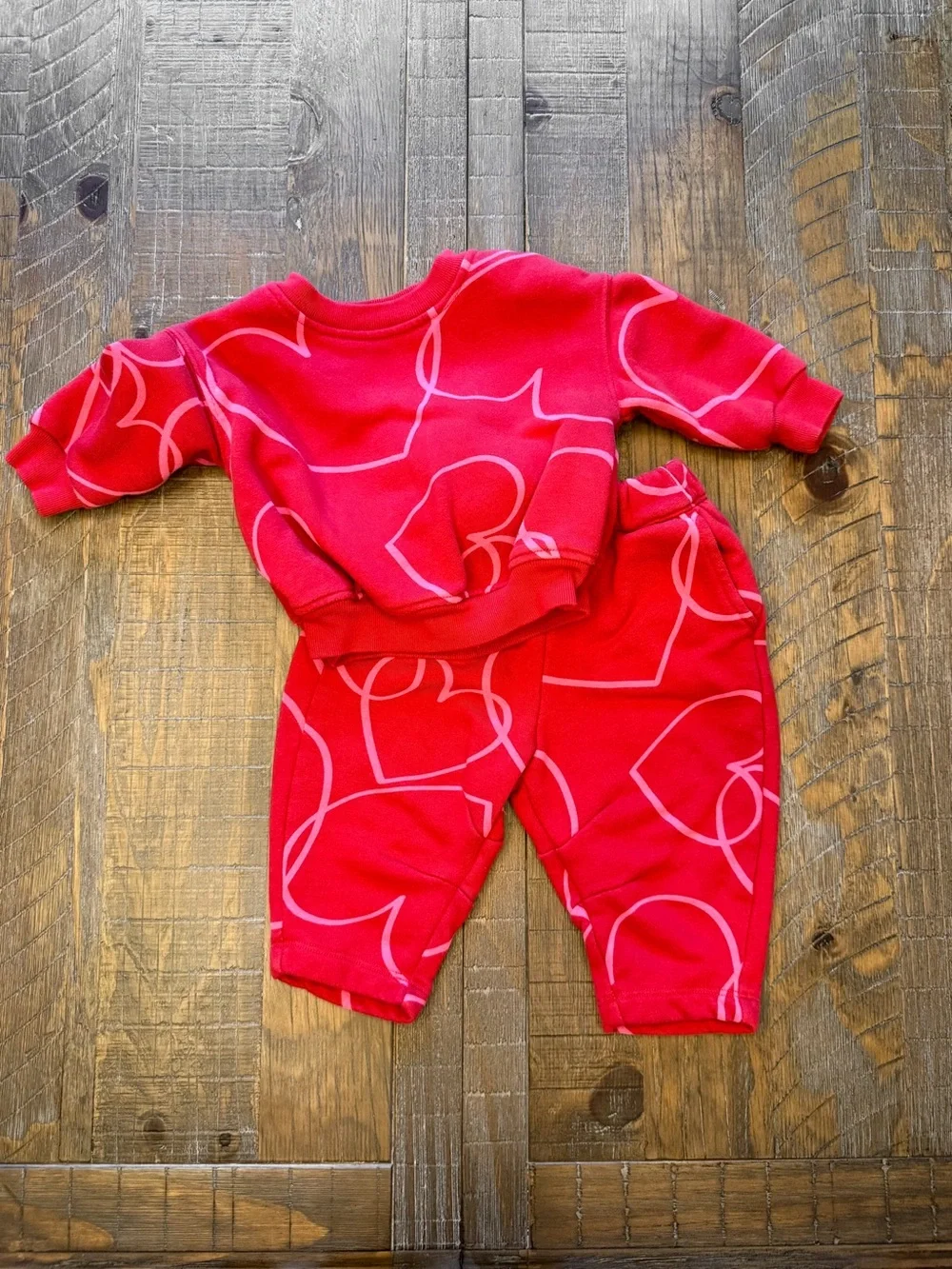 Baby Gap VintageSoft Red Heart Sweatshirt & Sweatpants Set 6–12M